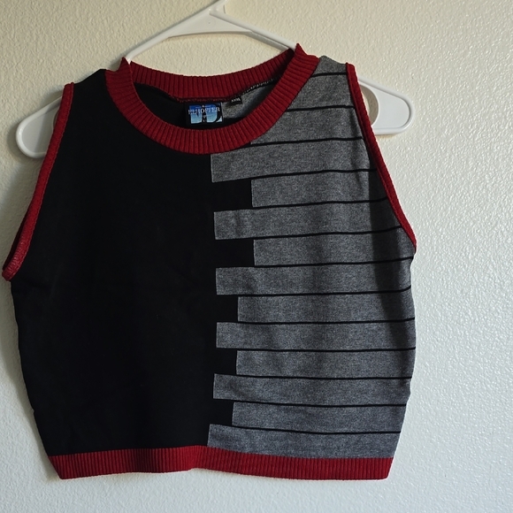 Black and Gray Crop Top - Picture 5 of 9